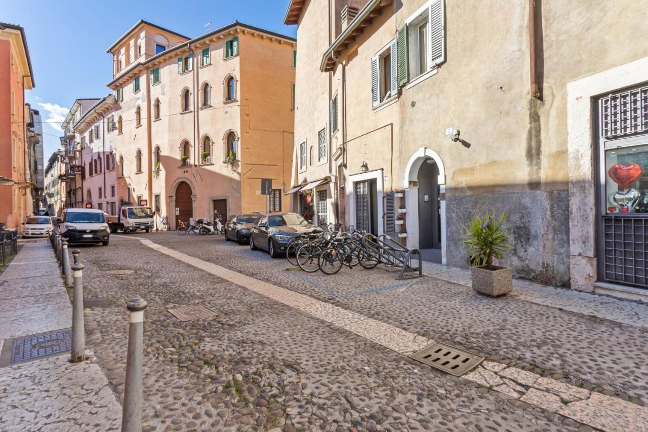 Appartamento Carega - Affitti Brevi Italia Verona Exterior foto